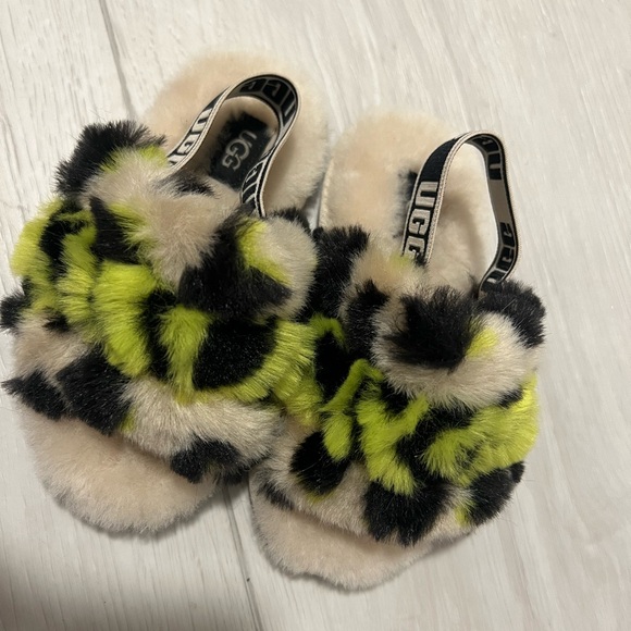 Toddler Fluff Yeah UGG Slide Slippers - Picture 2 of 3